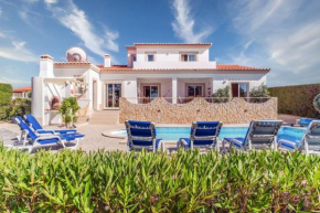 Stunning Seaside villa with swimming pool